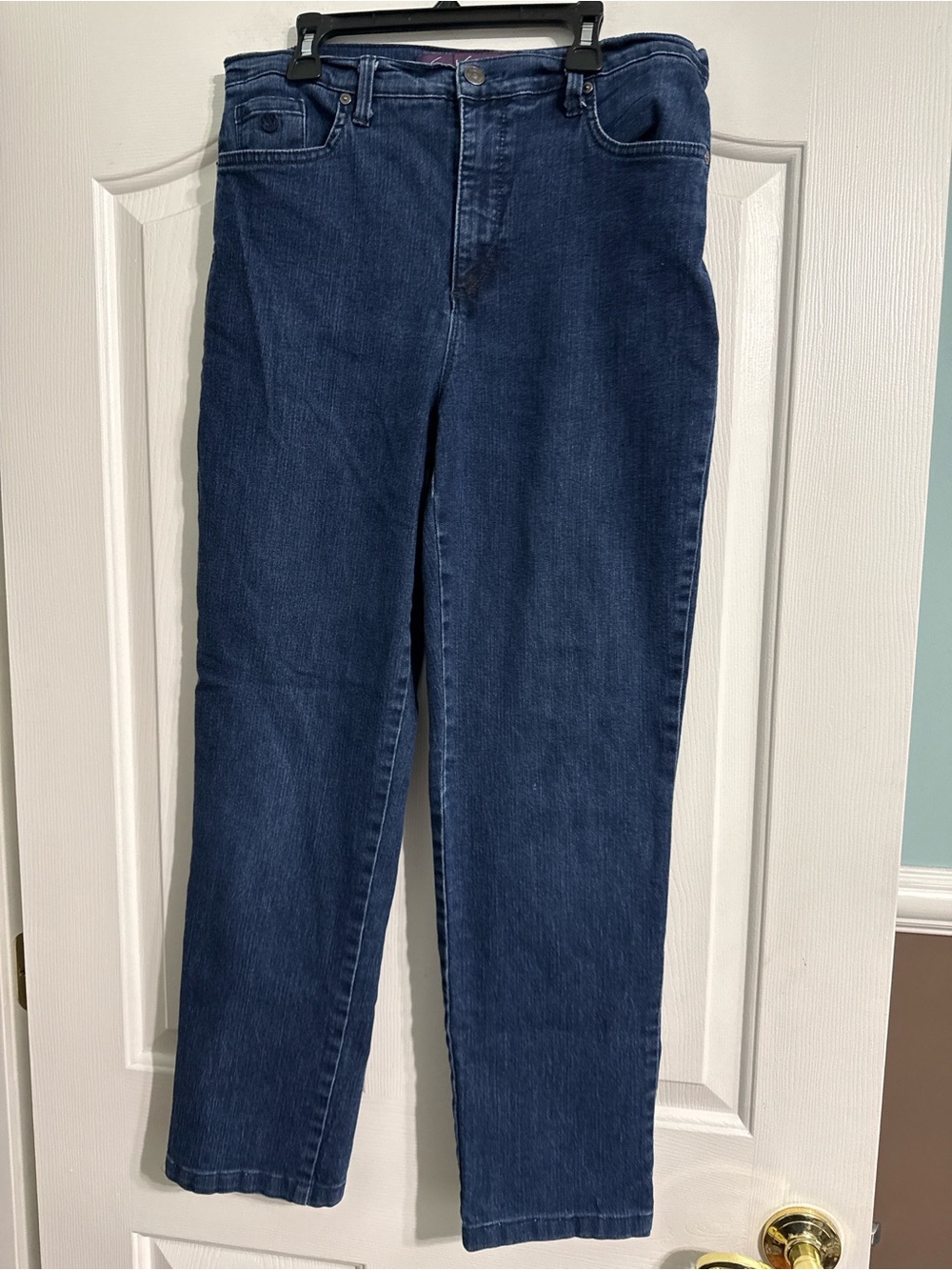 Gloria Vanderbilt Straight Leg Jeans in Dark Blue